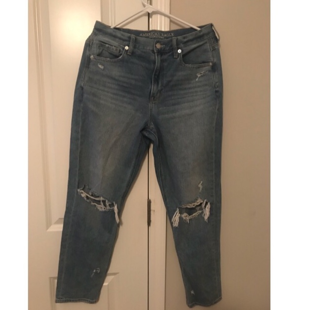 NEW!! American Eagle mom jeans MAKE OFFERS!!